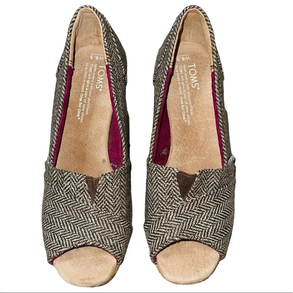 Toms Brown Metallic Herringbone Wedge